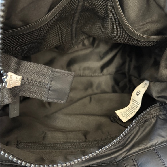 lululemon athletica Black Nylon Quilted Grid Mini 5L Crossbody/Handle Tote Bag - Picture 11 of 15